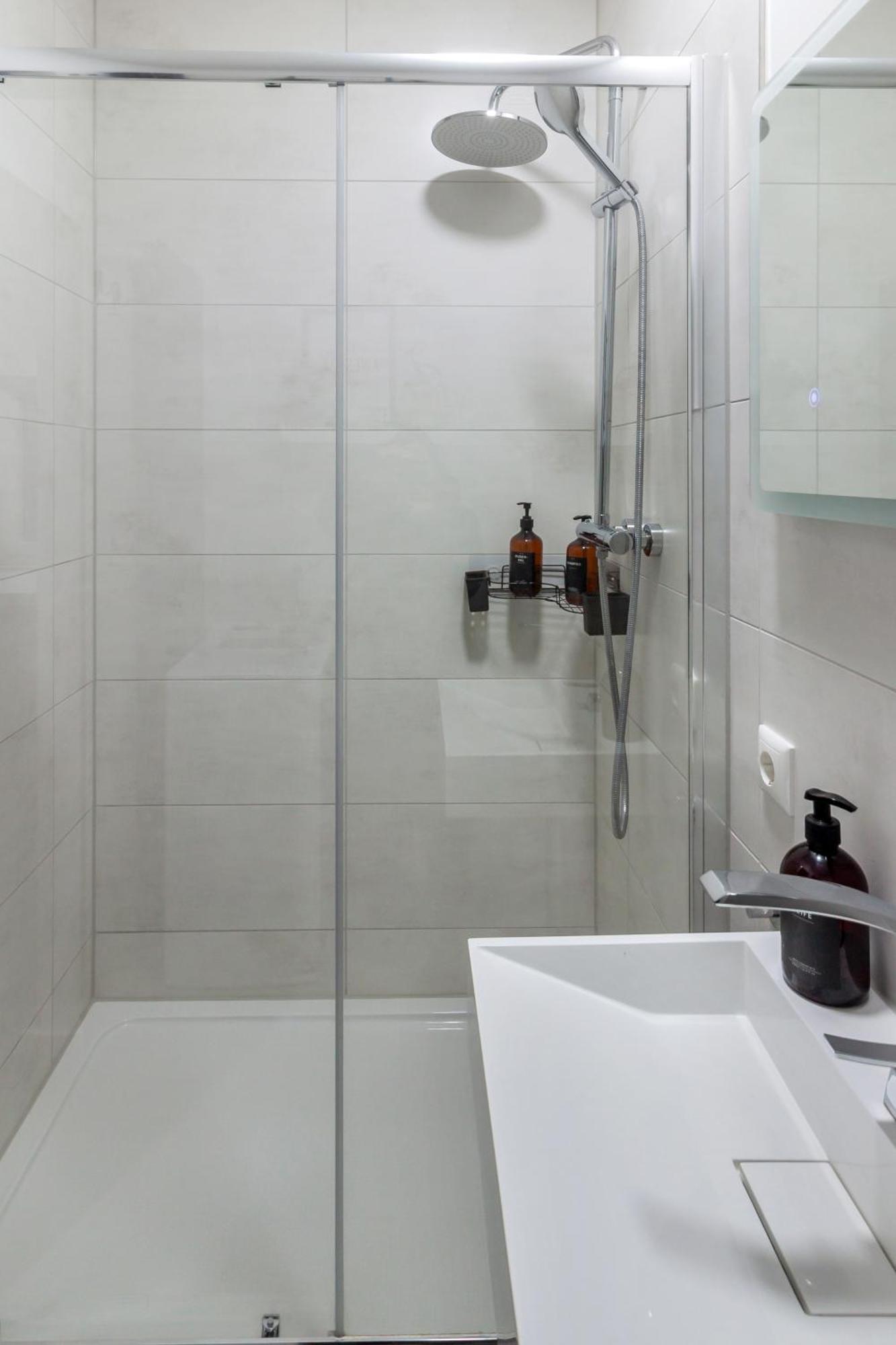Ferienwohnung Domspatz Mit Klimaanlage Magdeburgo Esterno foto